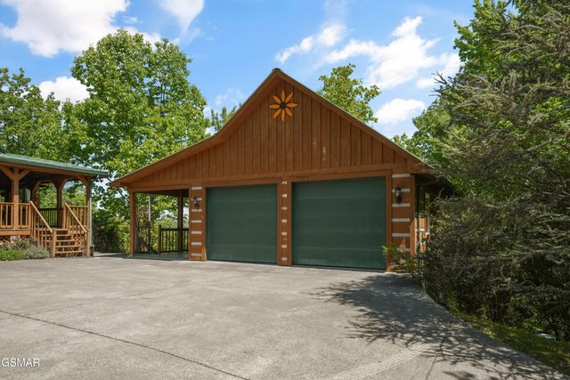 3694 Marian Lake Way, Sevierville, TN 37862