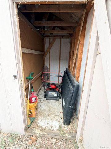 6279 Buckshore Drive Drive, Hamburg Township, MI 48189