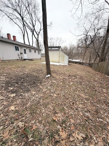 6279 Buckshore Drive Drive, Hamburg Township, MI 48189