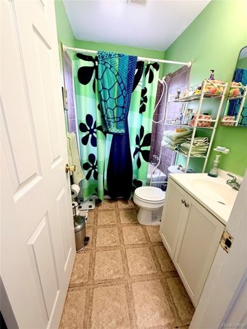 6279 Buckshore Drive Drive, Hamburg Township, MI 48189