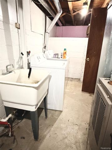 6279 Buckshore Drive Drive, Hamburg Township, MI 48189