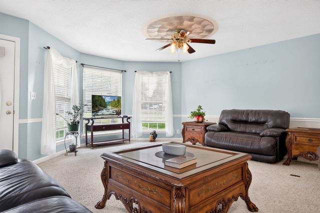 199 Moore Ln, Dowelltown, TN 37059