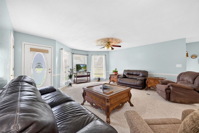 199 Moore Ln, Dowelltown, TN 37059