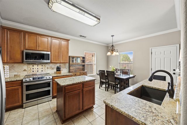 420 Goldstone Lane, Fort Worth, TX 76131