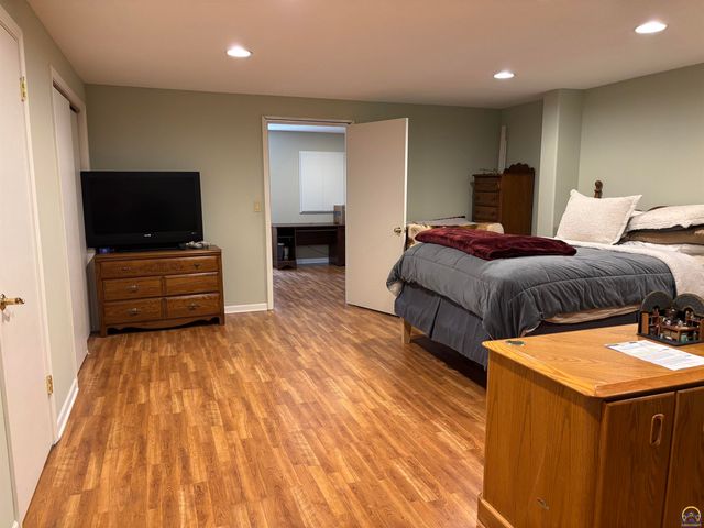 1225 Presby Dr, Emporia, KS 66801