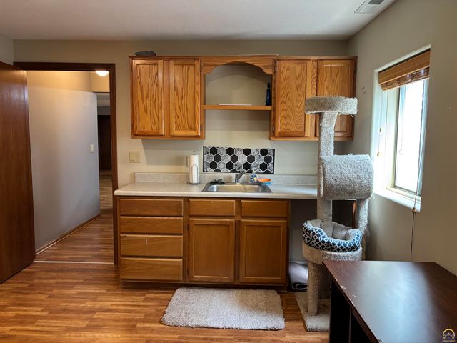 1225 Presby Dr, Emporia, KS 66801