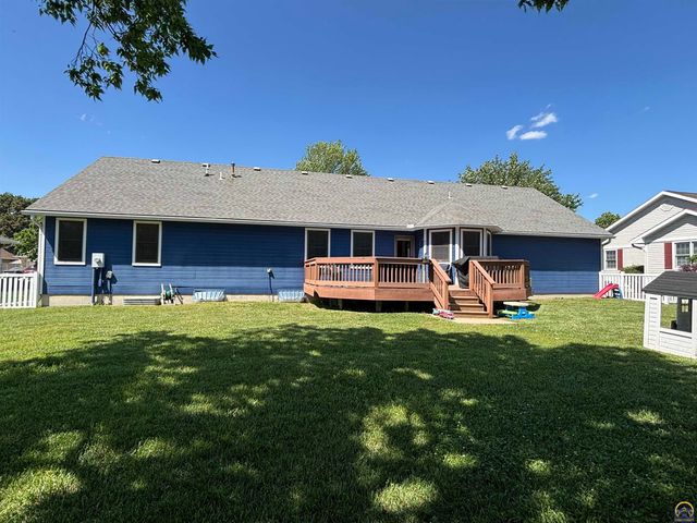 1225 Presby Dr, Emporia, KS 66801