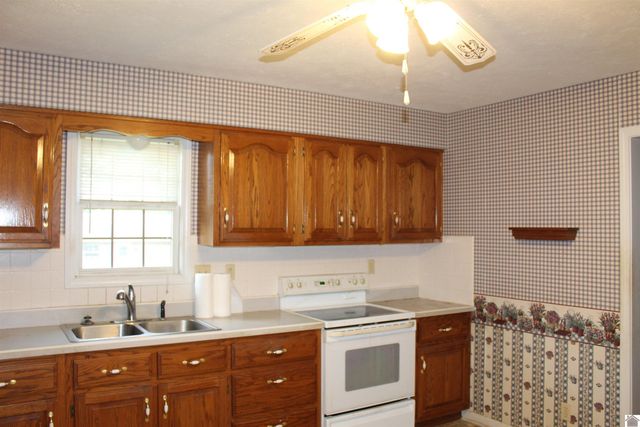 99 Lisa Lane, Symsonia, KY 42082