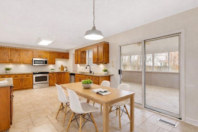 6 Stacey Circle, Signal Mountain, TN 37377