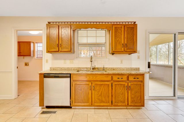 6 Stacey Circle, Signal Mountain, TN 37377