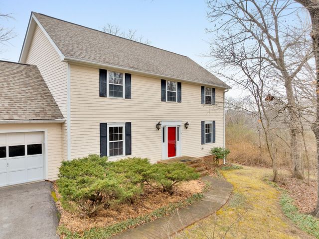 6 Stacey Circle, Signal Mountain, TN 37377