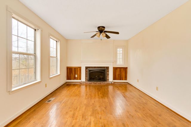 6 Stacey Circle, Signal Mountain, TN 37377