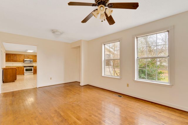 6 Stacey Circle, Signal Mountain, TN 37377