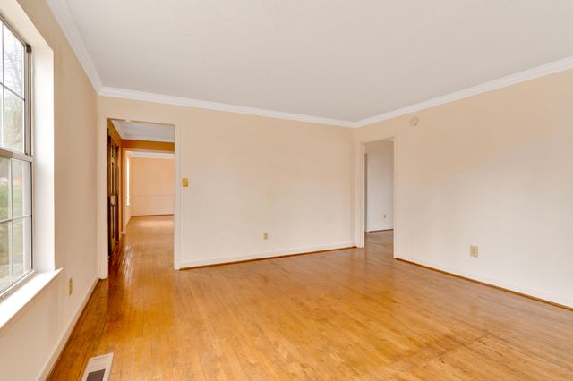 6 Stacey Circle, Signal Mountain, TN 37377