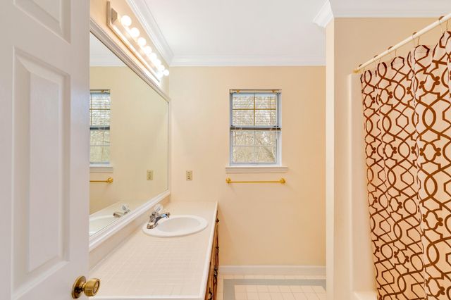 6 Stacey Circle, Signal Mountain, TN 37377