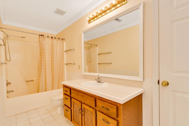 6 Stacey Circle, Signal Mountain, TN 37377