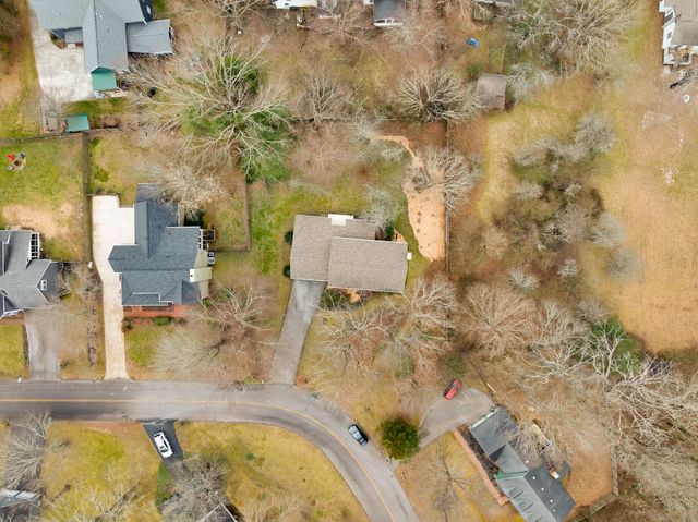 6 Stacey Circle, Signal Mountain, TN 37377