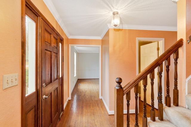 6 Stacey Circle, Signal Mountain, TN 37377