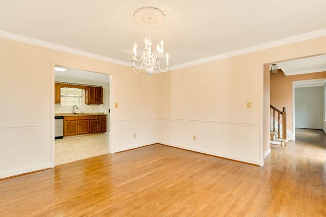 6 Stacey Circle, Signal Mountain, TN 37377