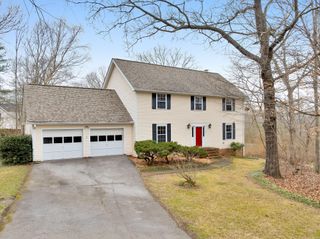 6 Stacey Circle, Signal Mountain, TN 37377