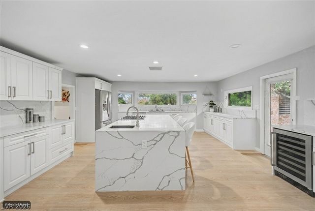 1572 Santa Anita Drive, Las Vegas, NV 89119