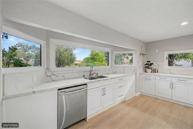 1572 Santa Anita Drive, Las Vegas, NV 89119