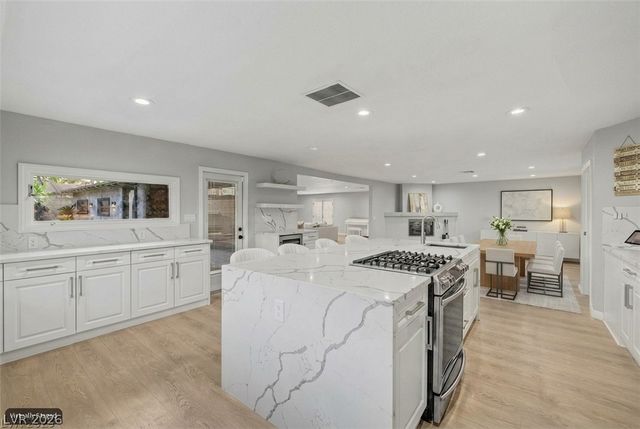 1572 Santa Anita Drive, Las Vegas, NV 89119