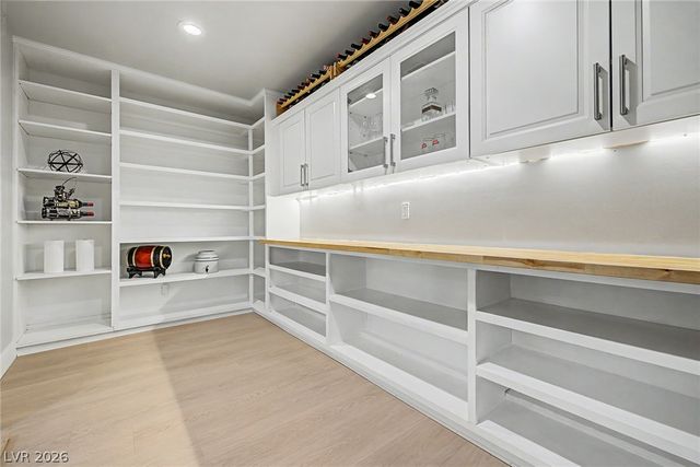 1572 Santa Anita Drive, Las Vegas, NV 89119