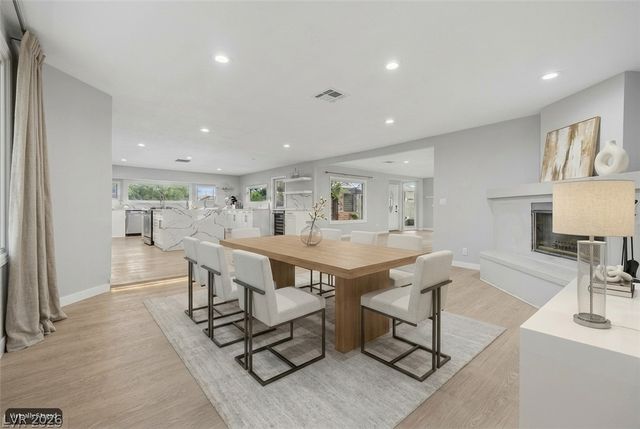 1572 Santa Anita Drive, Las Vegas, NV 89119