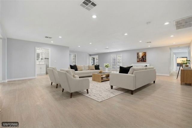 1572 Santa Anita Drive, Las Vegas, NV 89119
