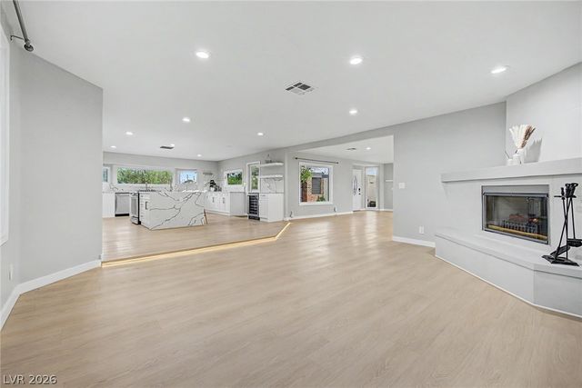 1572 Santa Anita Drive, Las Vegas, NV 89119