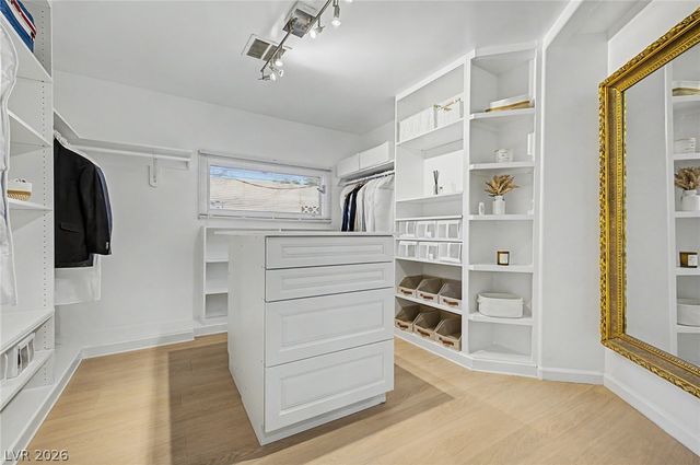 1572 Santa Anita Drive, Las Vegas, NV 89119
