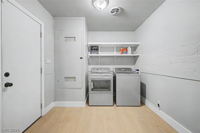 1572 Santa Anita Drive, Las Vegas, NV 89119
