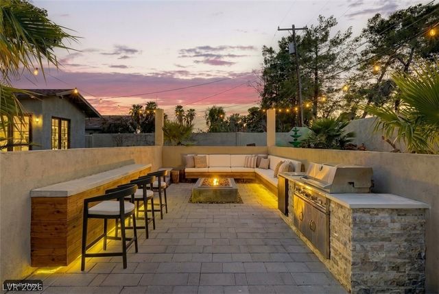 1572 Santa Anita Drive, Las Vegas, NV 89119