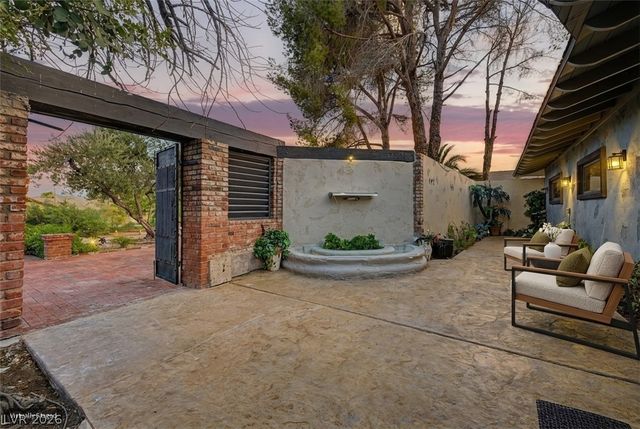 1572 Santa Anita Drive, Las Vegas, NV 89119