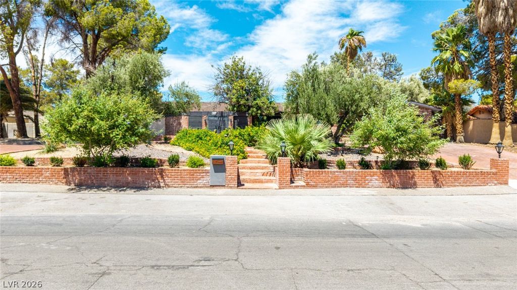 1572 Santa Anita Drive, Las Vegas, NV 89119 — photo 3
