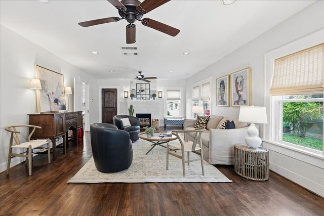 4325 Locke Avenue, Fort Worth, TX 76107