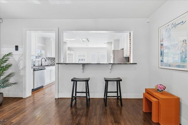 4325 Locke Avenue, Fort Worth, TX 76107