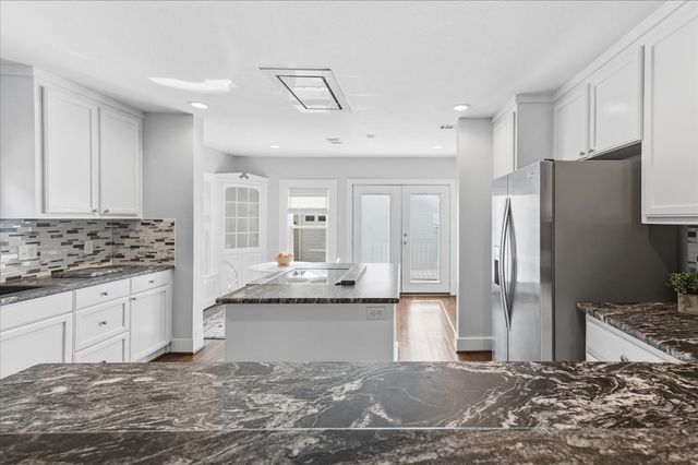 4325 Locke Avenue, Fort Worth, TX 76107