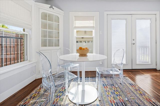 4325 Locke Avenue, Fort Worth, TX 76107