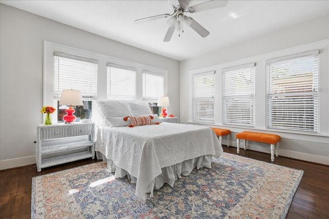 4325 Locke Avenue, Fort Worth, TX 76107