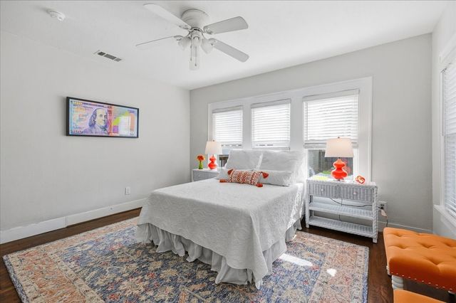 4325 Locke Avenue, Fort Worth, TX 76107