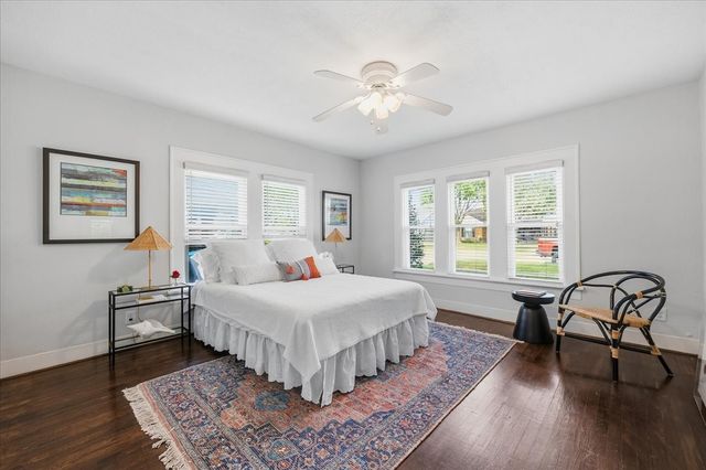 4325 Locke Avenue, Fort Worth, TX 76107