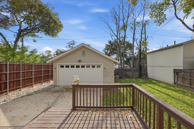 4325 Locke Avenue, Fort Worth, TX 76107