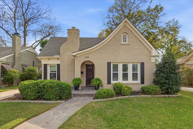 4325 Locke Avenue, Fort Worth, TX 76107