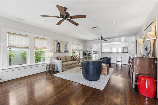 4325 Locke Avenue, Fort Worth, TX 76107