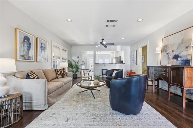 4325 Locke Avenue, Fort Worth, TX 76107