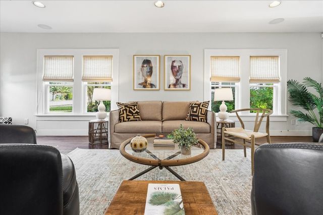 4325 Locke Avenue, Fort Worth, TX 76107