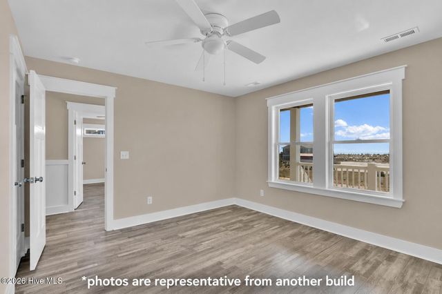 121 SE 76th Street, Oak Island, NC 28465