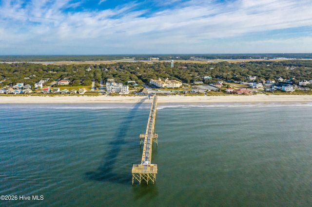 121 SE 76th Street, Oak Island, NC 28465